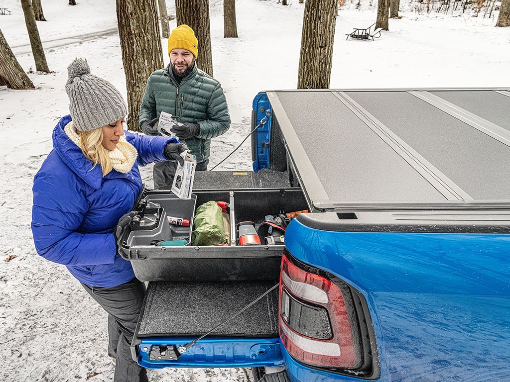 Hard Folding Truck Bed Tonneau Cover V1409