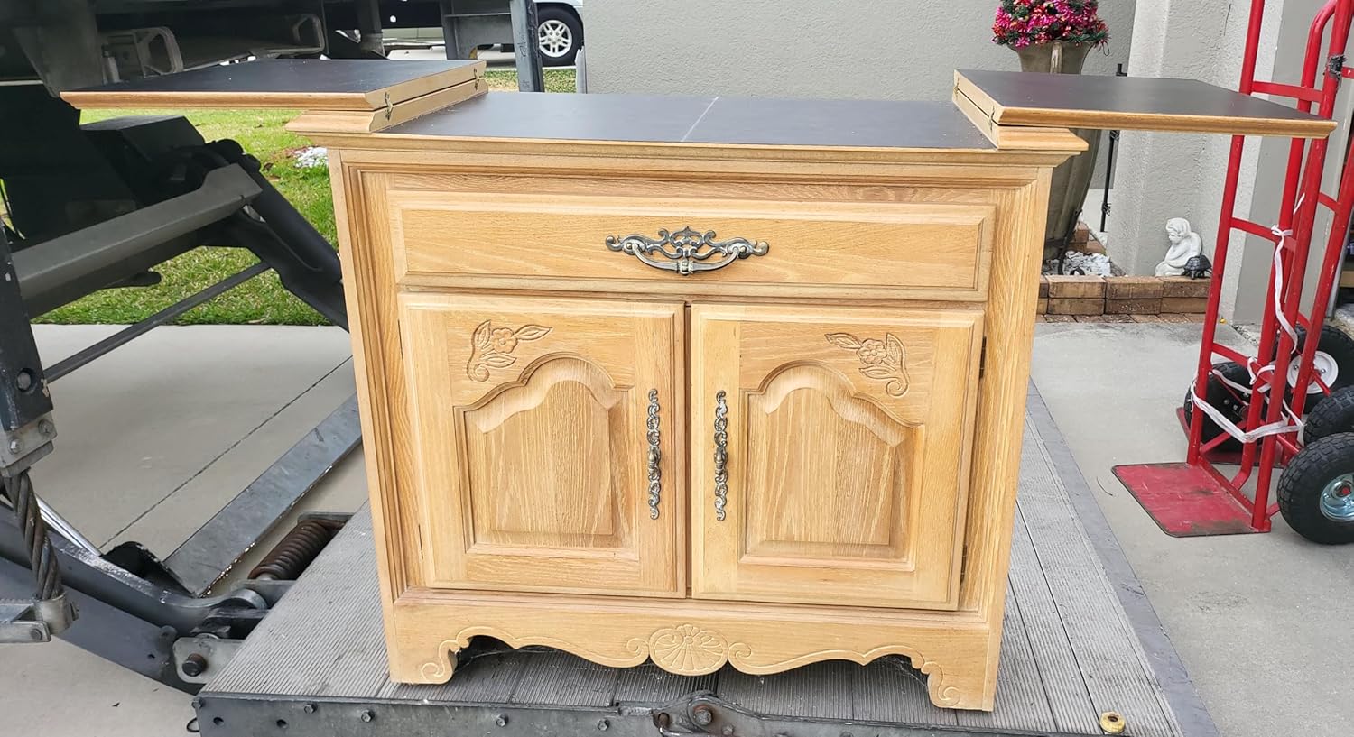Flip Top Server Buffet, 38 inches, Storage Cabinet I375100