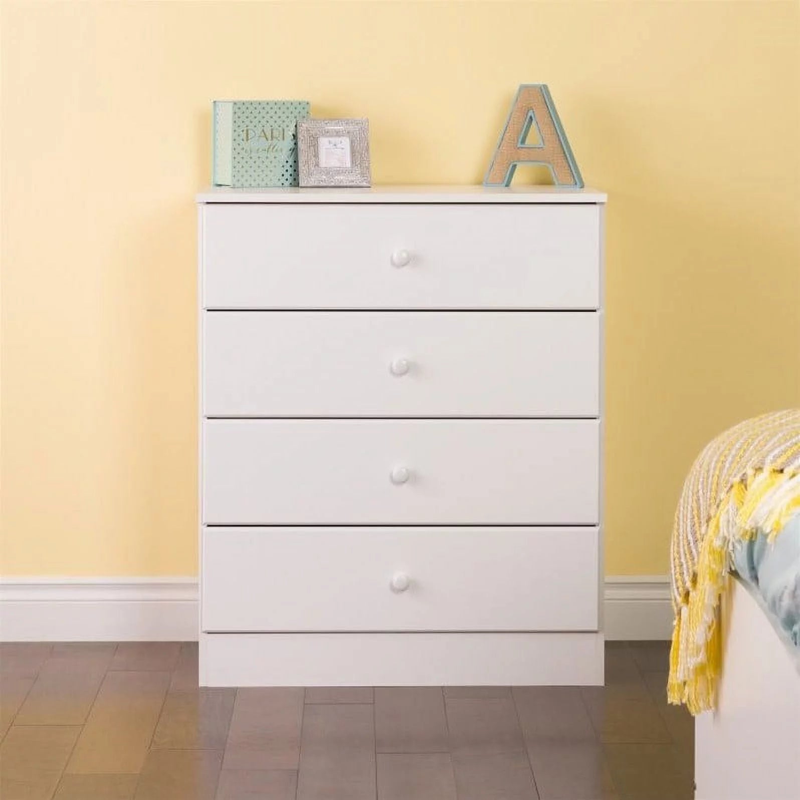 4-Piece Set with 2 Nightstands 4-Drawer Chest & Double Dresser L6161