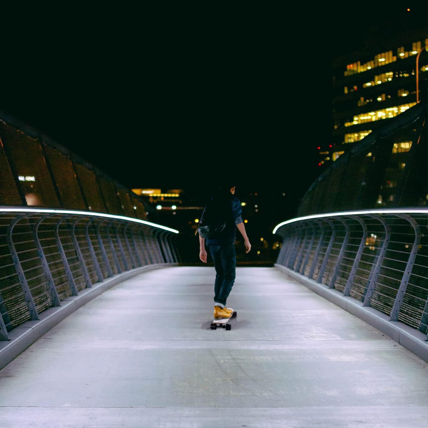 Electric Skateboard with Remote Control, 350W Hub-Motor, 13 MPH Top Speed, 5.5 Miles Range E88176