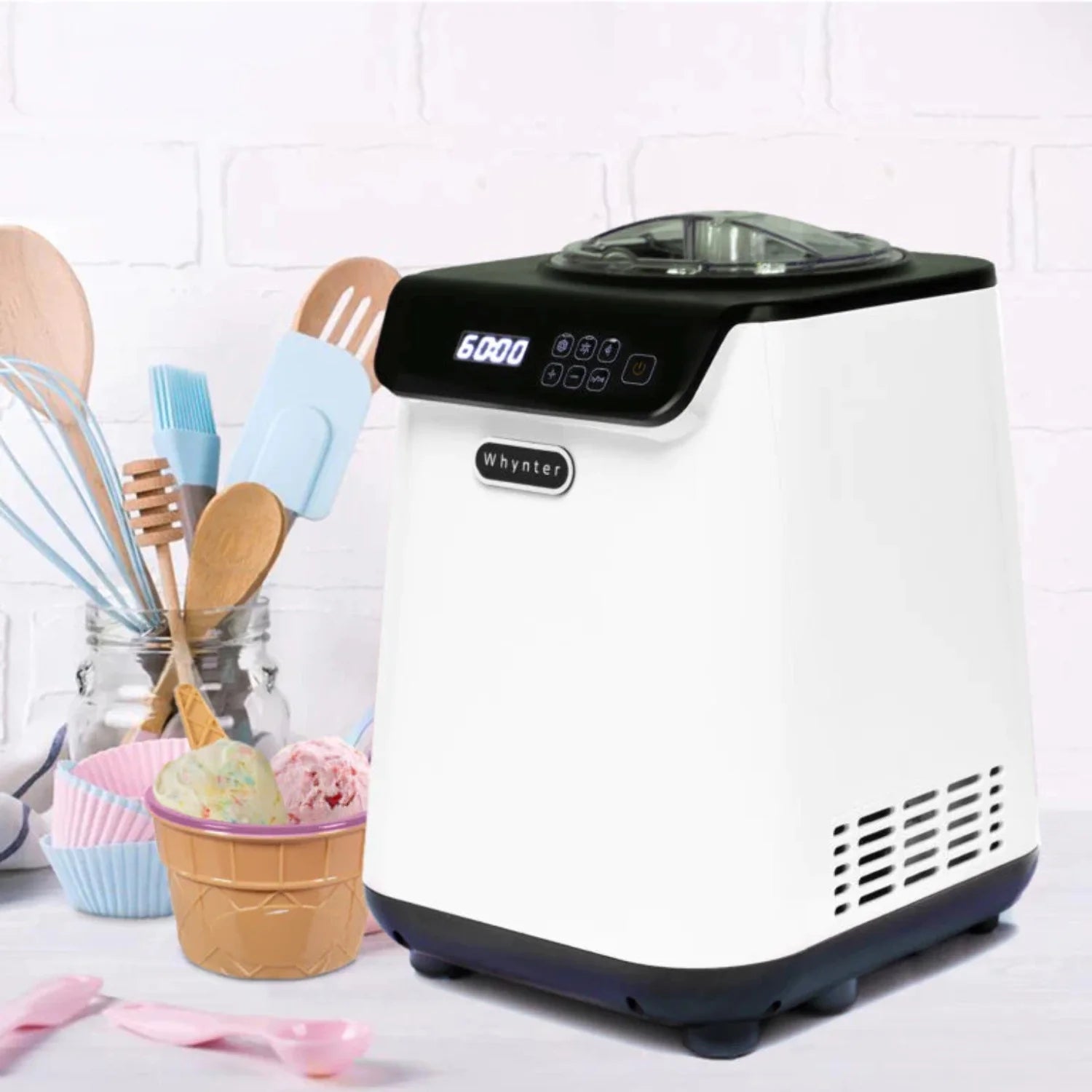1.28 Quart Automatic Ice Cream Maker with Stainless Steel Bowl White L827949