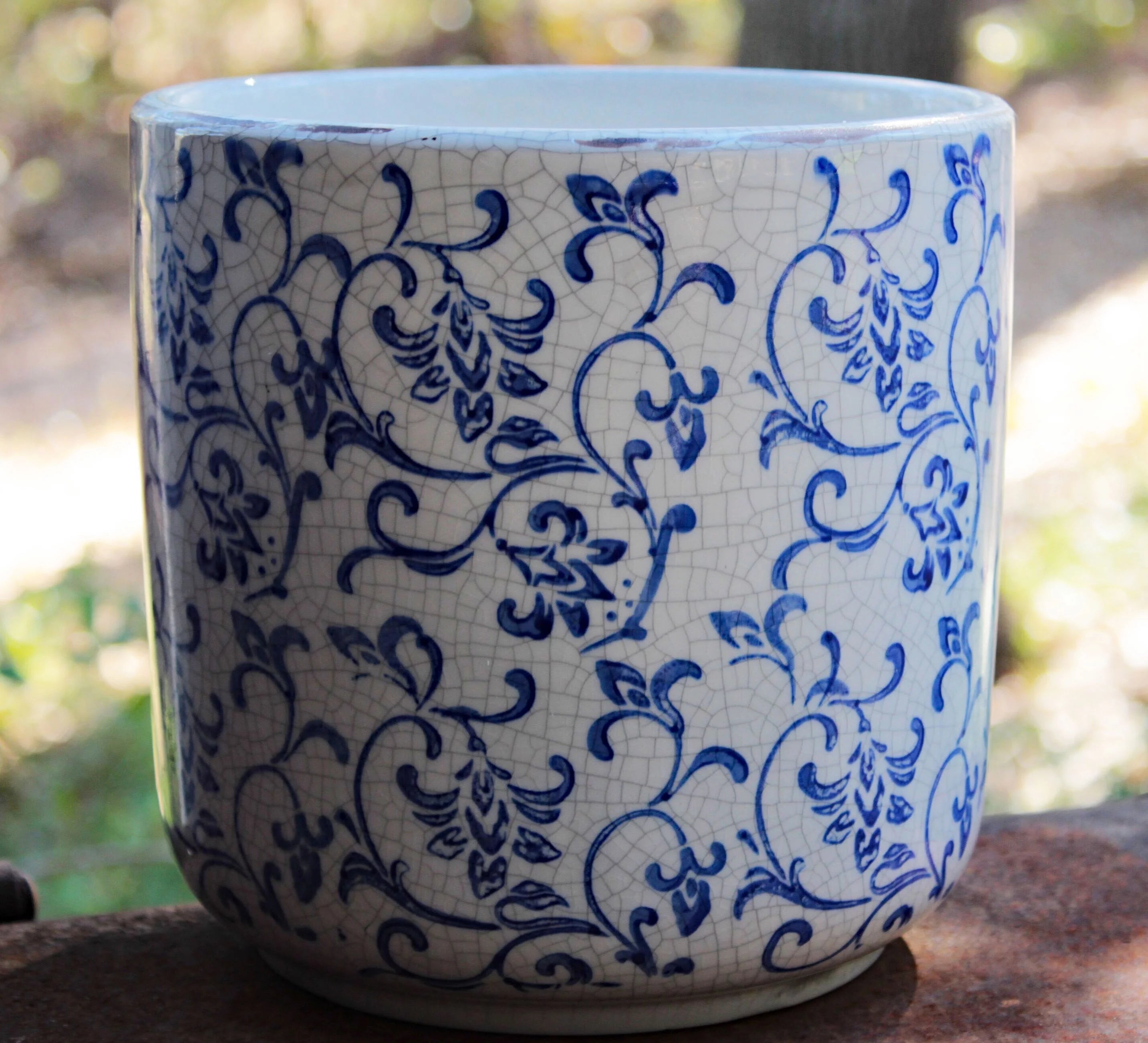 Blue and white ceramic cylindrical garden pot or planter J838221