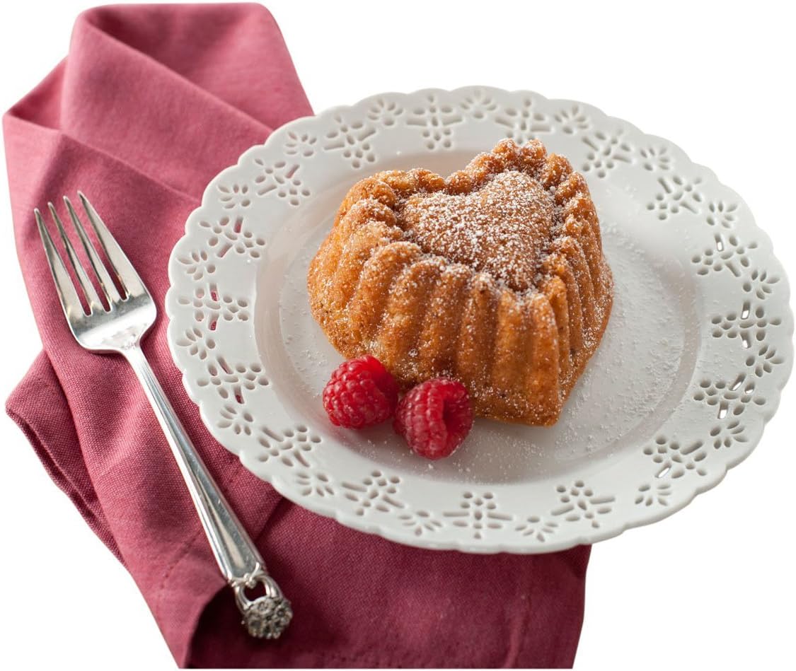 Metallic Heart Cakelet Pan K673092